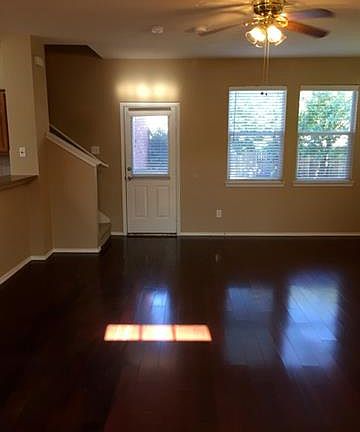 3rd image of 1547 Hansberry Dr