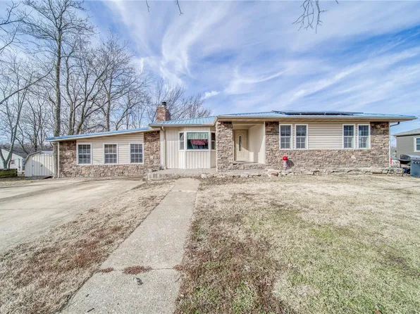 102 N Locust St, Dixon, MO 65459