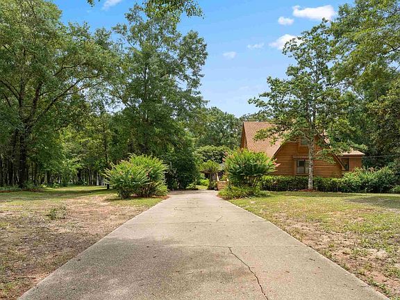3rd image of 7434 Pine Lake Cir