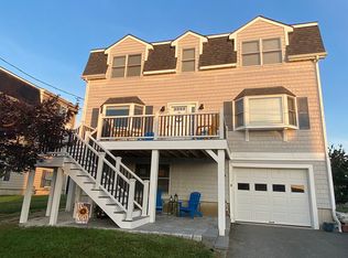 48 Green St, Portsmouth, RI 02871