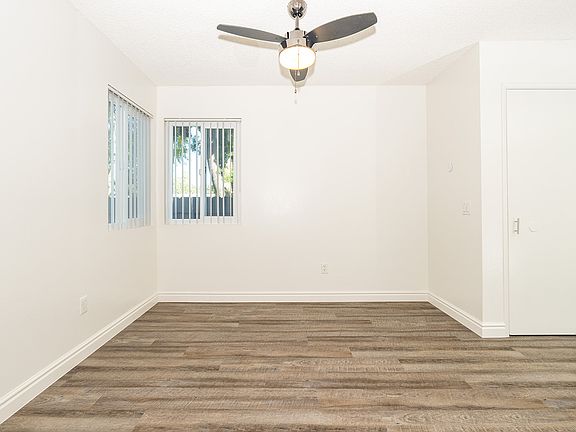 4th image of 1135 Meadowlake Dr #10