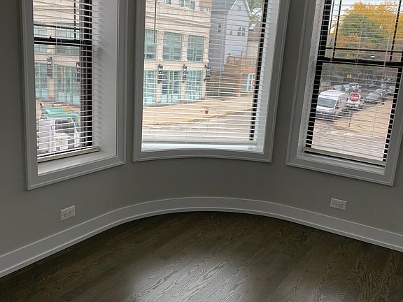 2nd image of 3058 N Greenview Ave #2F
