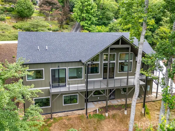 93 Village Pointe Ln, Asheville, NC 28803