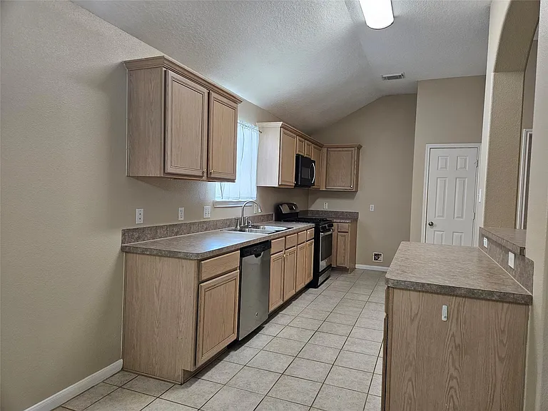 1079 Shadow Glenn Dr — Photo 24