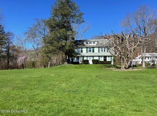 10 S Lyons Ave, Menands, NY 12204