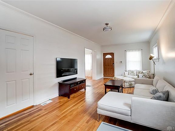 5th image of 245 Hadley Ave