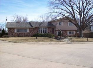 159 Aspen Rd, Salina, KS 67401