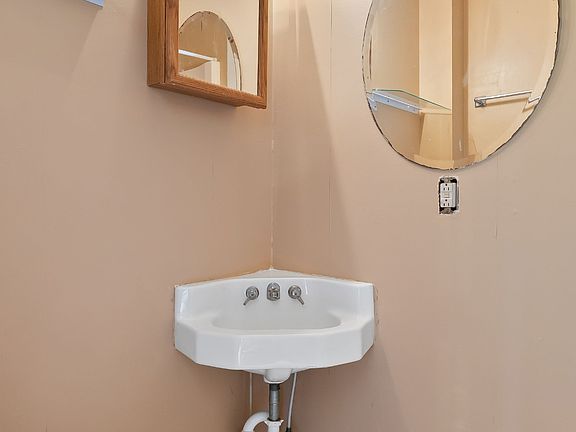 60th image of this home