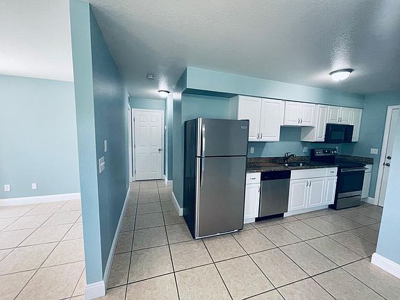 5th image of 121 E Patterson St #121
