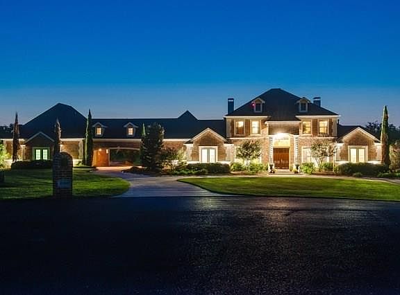 2nd image of 8100 Plum Creek Trl