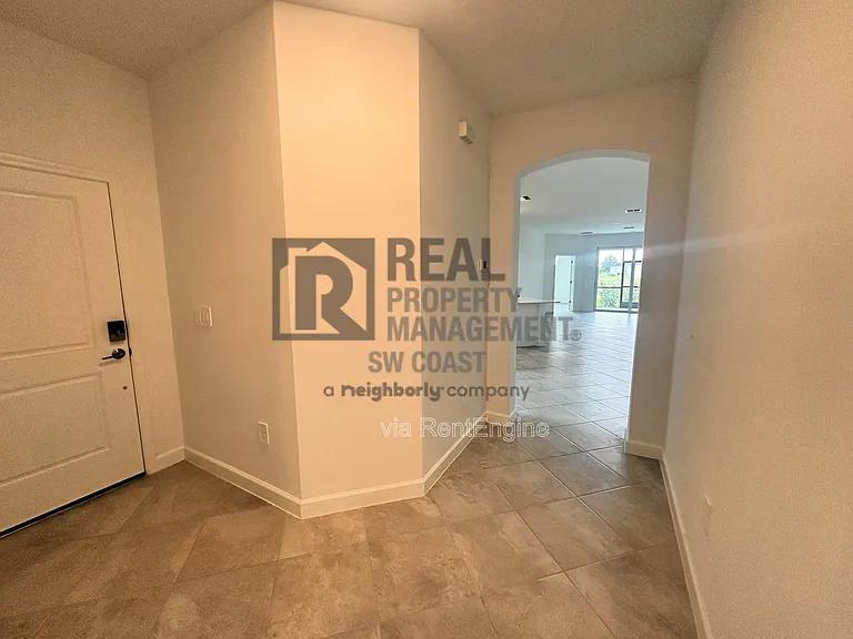20501 Hazelnut Ct S — Photo 11