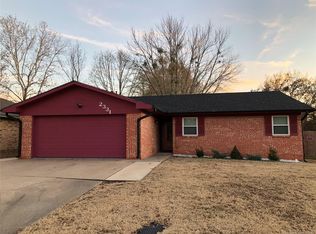 2331 Stephanie Cir, Ada, OK 74820