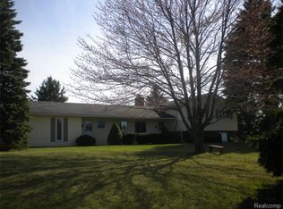 287 Dinkel Dr, Howell, MI