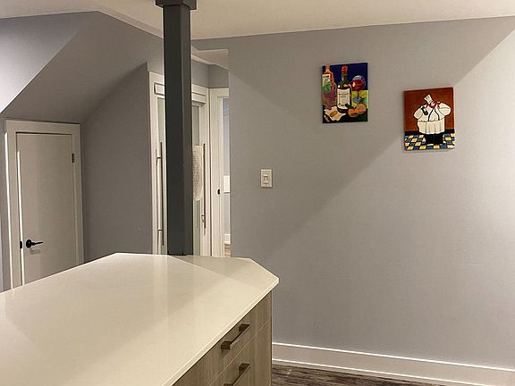 4th image of 144 Northcliffe Blvd