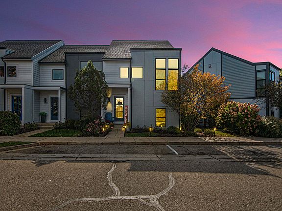 3rd image of 2130 New Town Dr NE