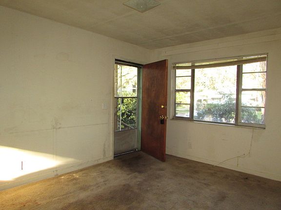 5th image of 5520 Silverdale Ave