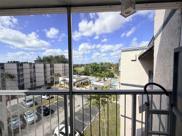 7035 NW 186th Street #D508, Hialeah, FL 33015