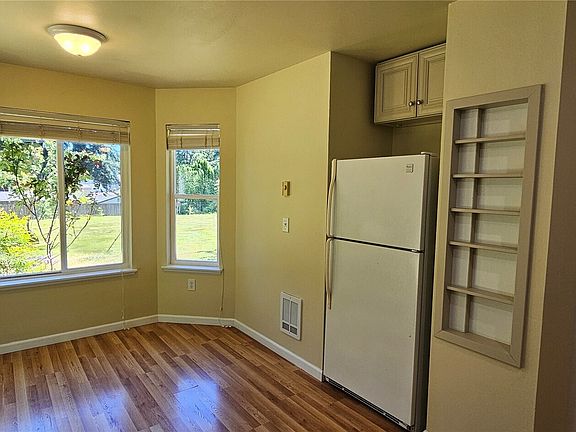 5th image of 5621 and 5623 Delia Lane SW
