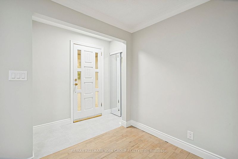 Toronto House for rent - 4 Bedrooms — photo 2