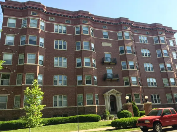 1721 Pleasant St #11, Des Moines, IA 50314