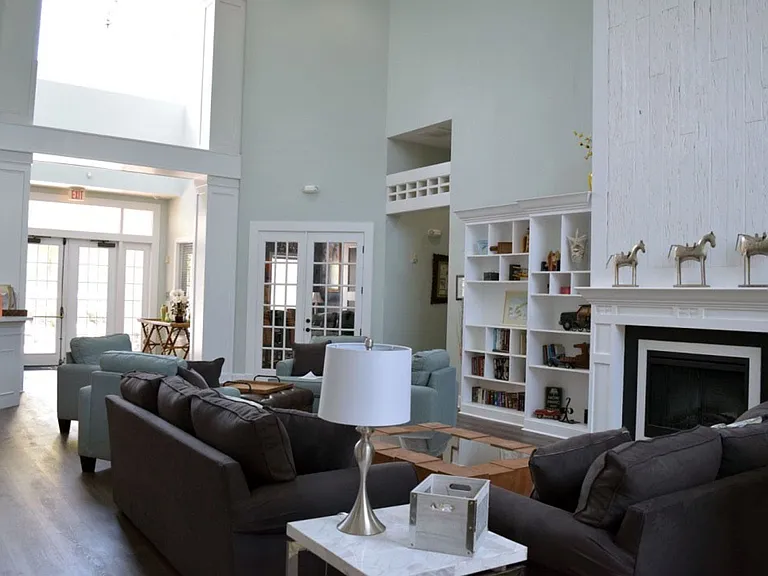 2801 Chancellorsville Dr #322 — Photo 2