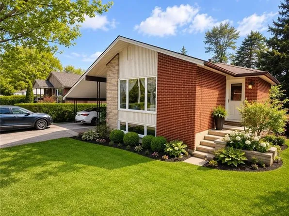 82 Blackwood Cres, Hamilton, ON L8S 3H5