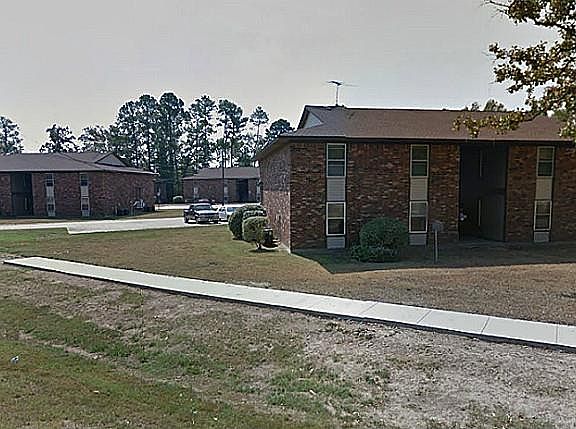 3rd image of 1600 N Houston St