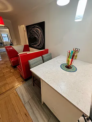 Rented by Apartment Luxe Realty Group, Inc | media 28