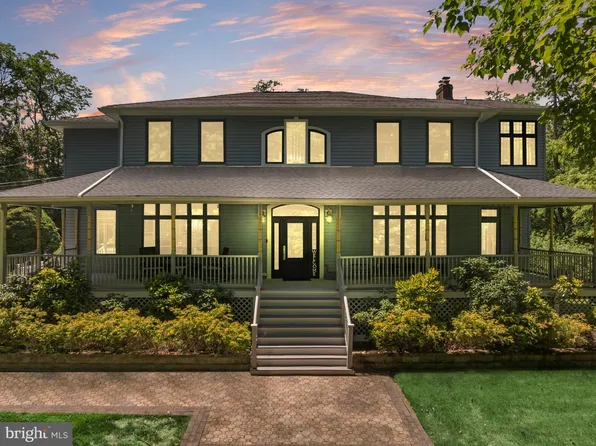 69 Burlington Path, Cream Ridge, NJ 08514