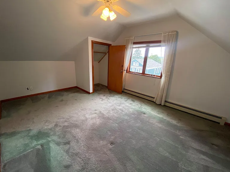 146 W Adams St — Photo 9