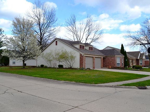 3rd image of 9455 Discovery Dr W