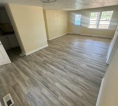 3rd image of 1302 Ellison Bridge Road