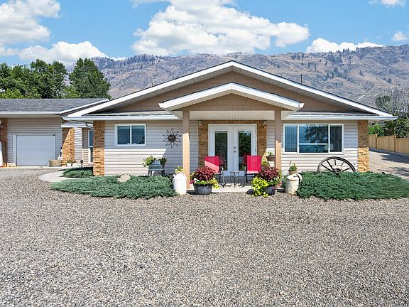 2nd image of 3197 Shuswap Rd