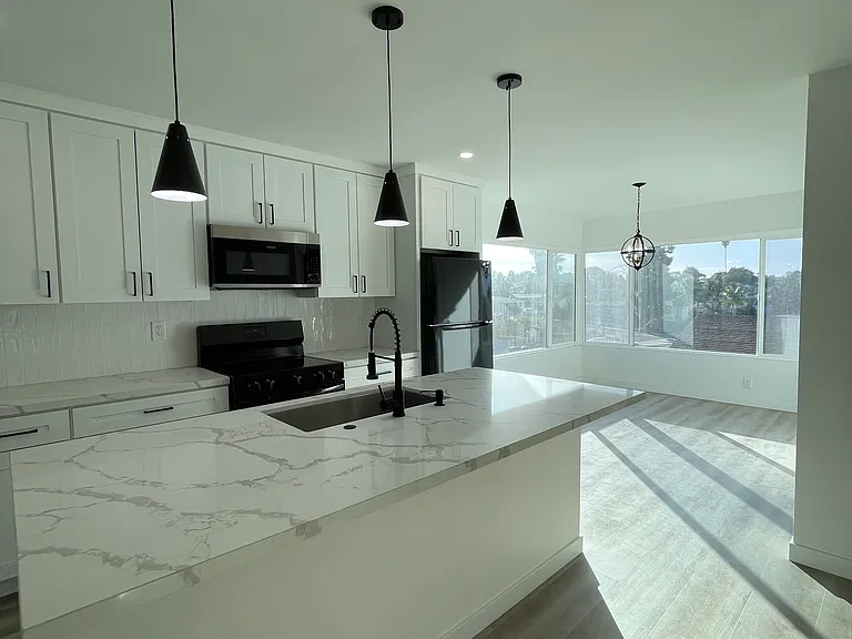 6836 Celia Vista Dr — Photo 8