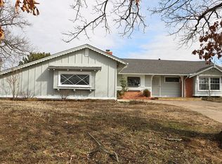 705 Oak Ridge Dr, Sand Springs, OK 74063