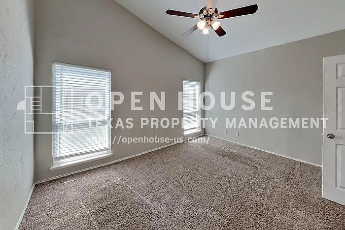 543 Freestone Dr — Photo 10