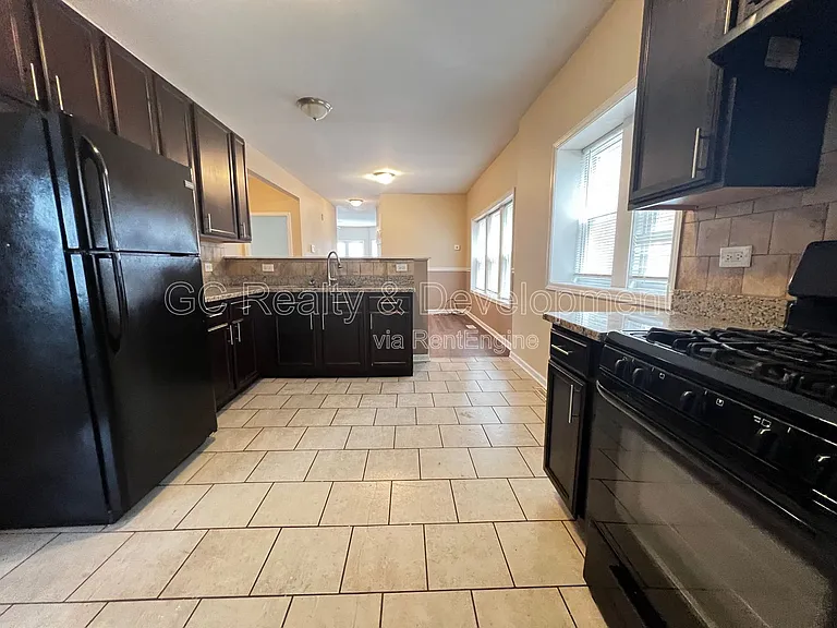 9016 S Justine St #1 — Photo 9