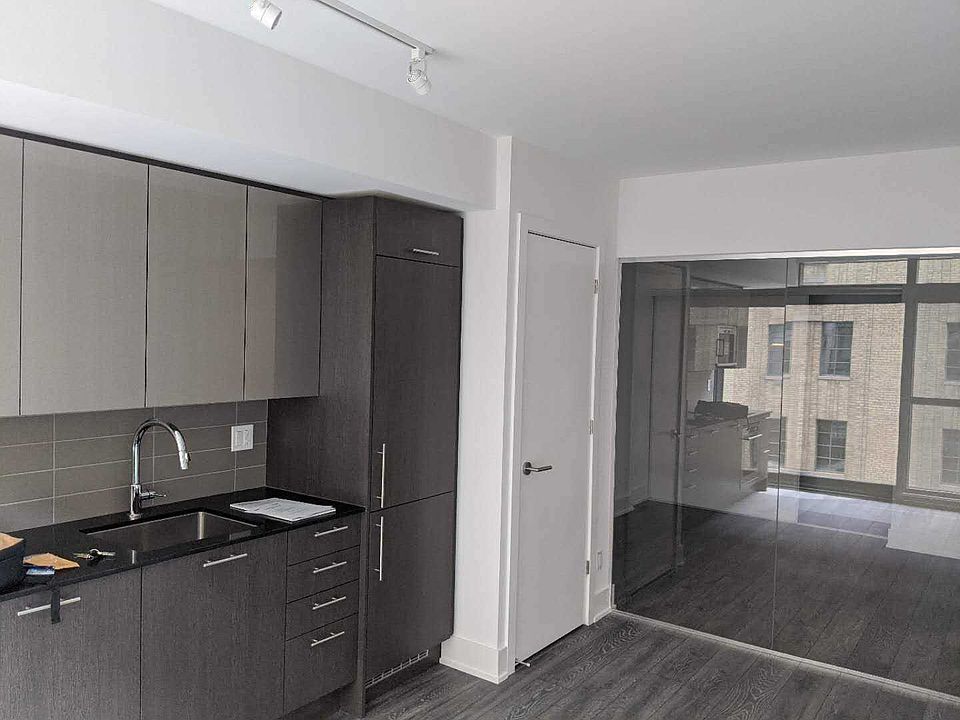 2nd image of 70 Carlton St #314