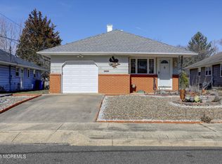 72 Mount Matterhorn Ln, Toms River, NJ