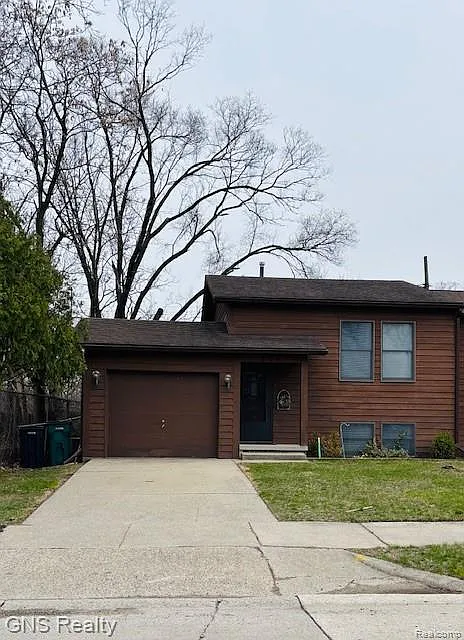 604 Millard Ave photo 1