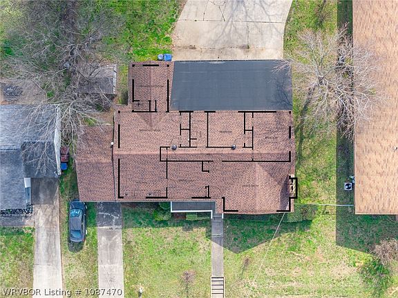 2nd image of 3710 Park Ave
