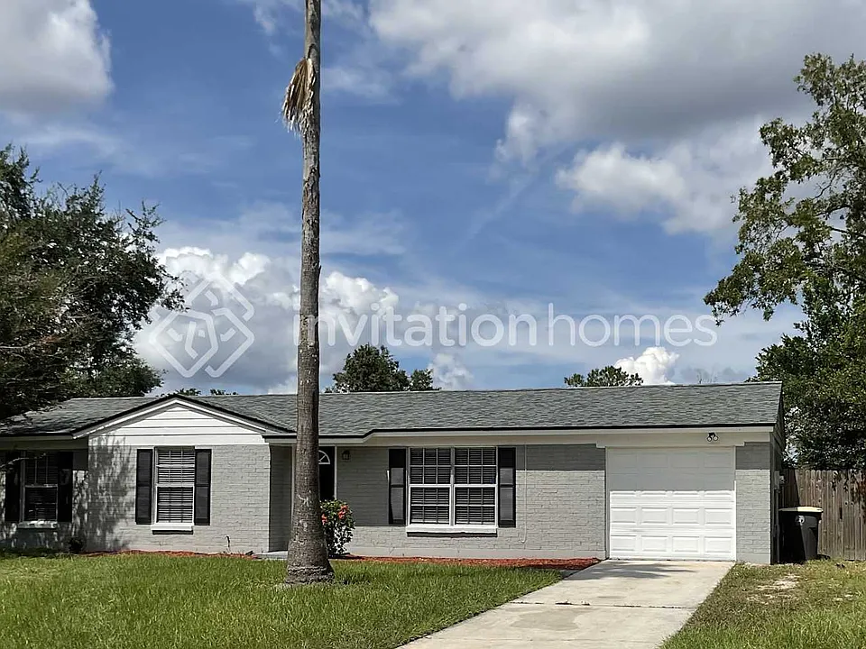 8127 Kenwood Dr N