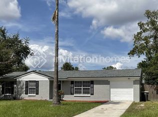 8127 Kenwood Dr N, Jacksonville, FL 32210
