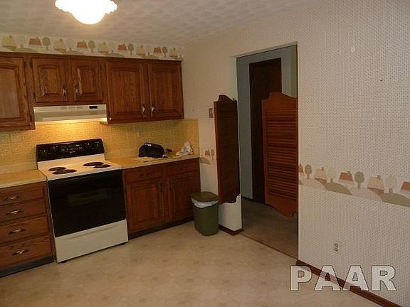 5th image of 3121 W Capitol Dr