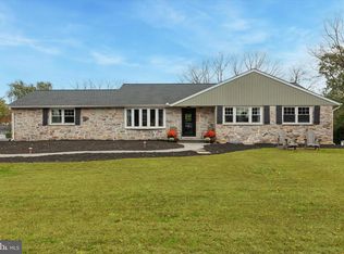 1212 Crestwood Dr, Pottstown, PA 19464