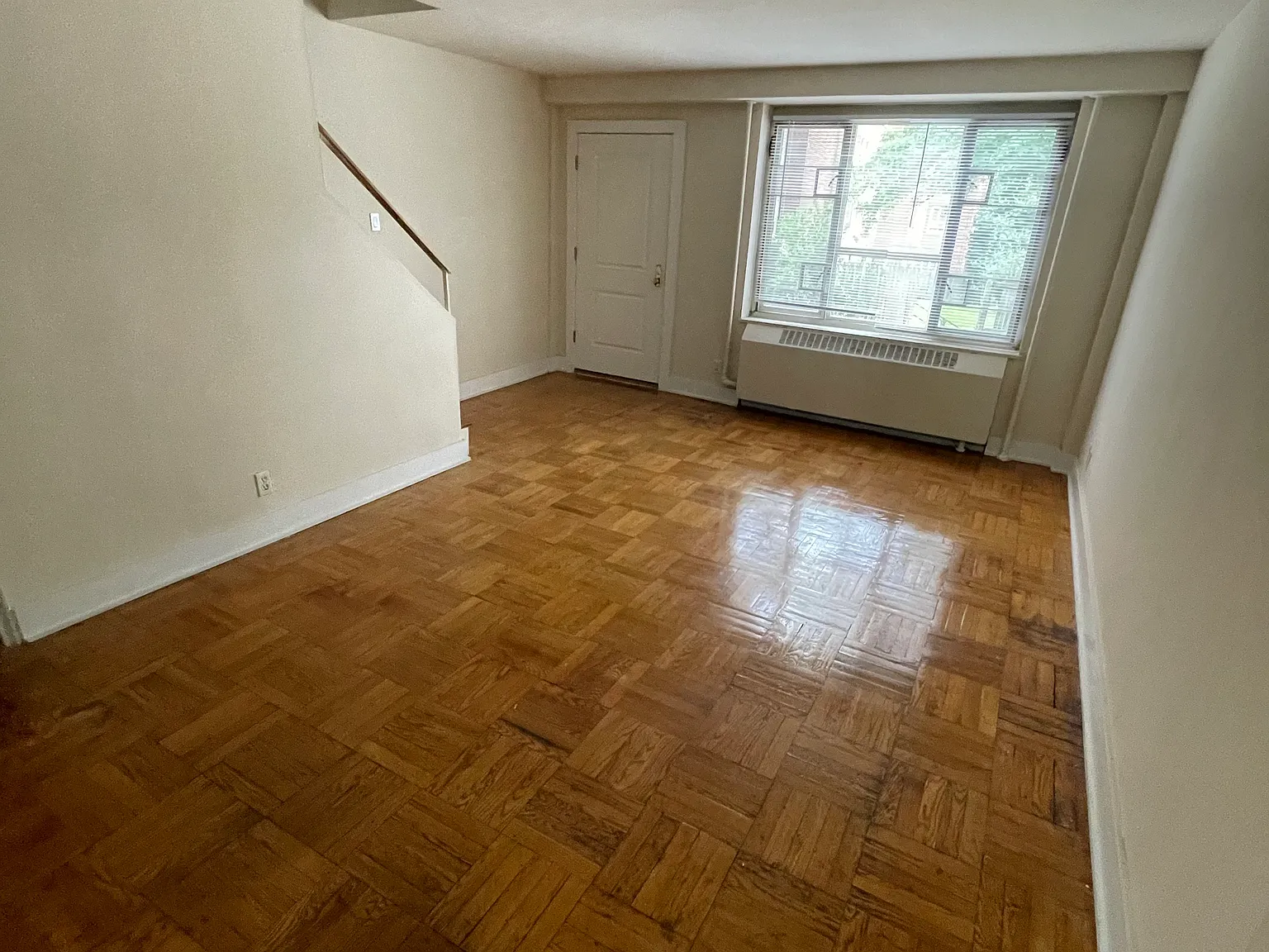 185th St, Fresh Meadows — Photo 4