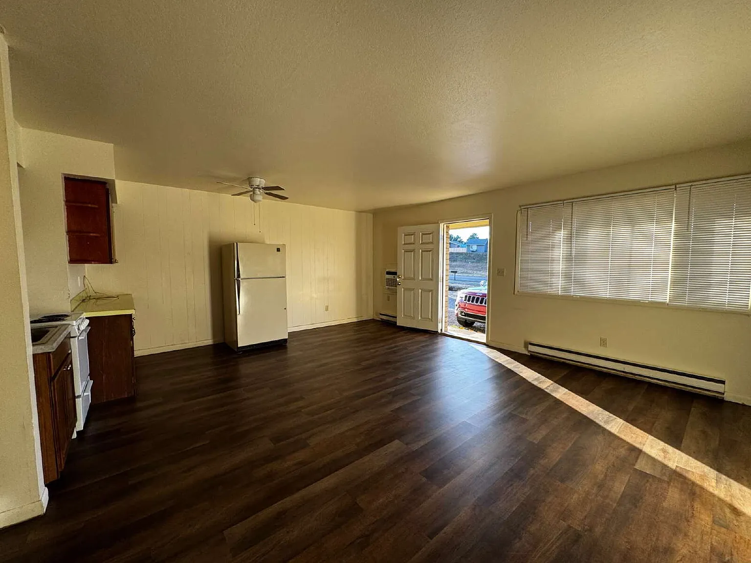 Studio, 1.0 bath, 500 sqft, $950 — Photo 4