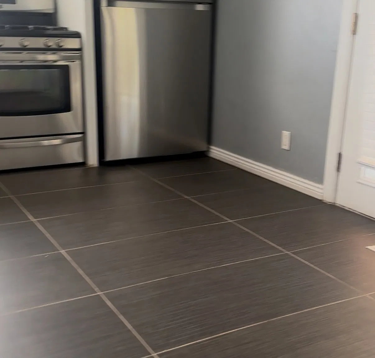 4 bed, $2,500 — Photo 4
