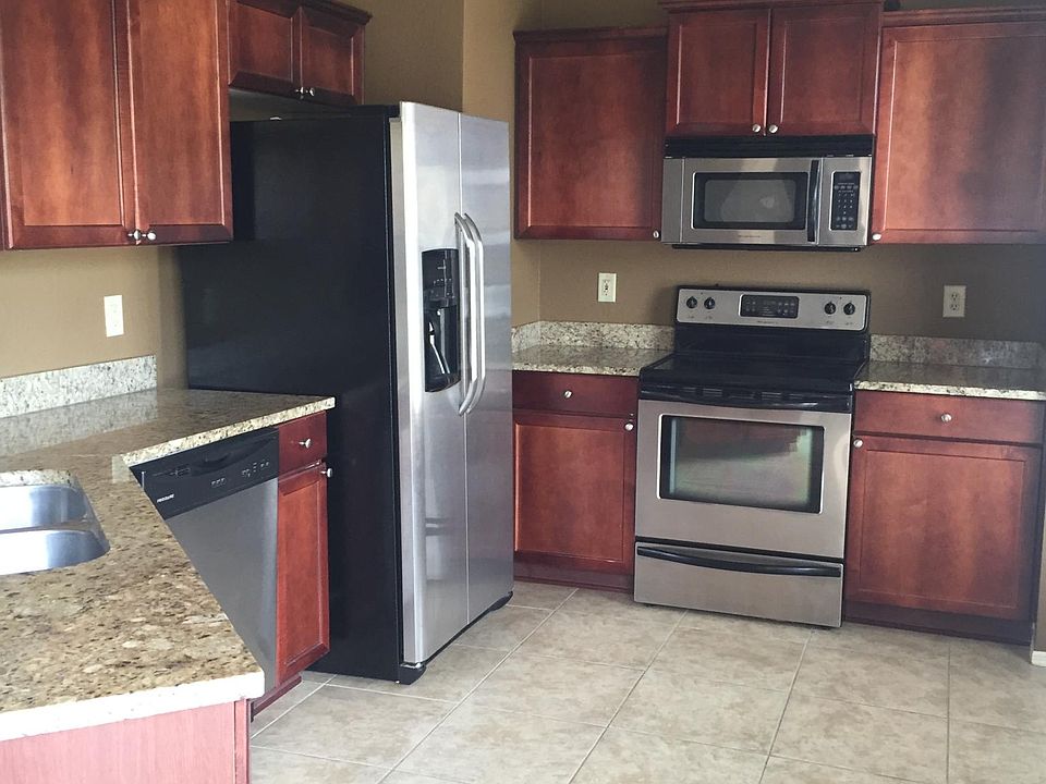2nd image of 281 Scottsdale Sq #289