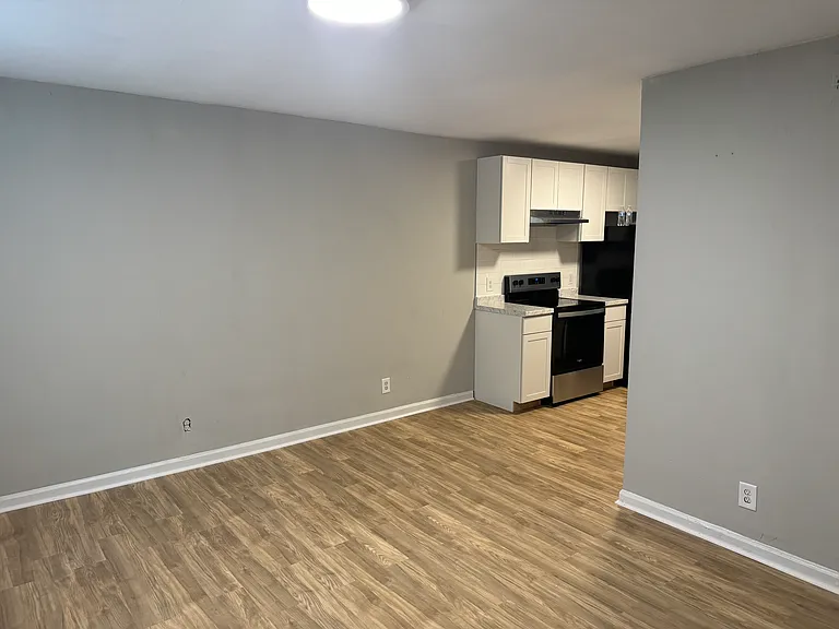 1901 Morehead Ave #3 — Photo 9